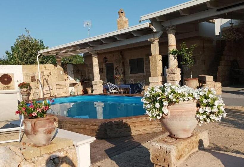 جناح مطلّ علي حمام السباحة, Masseria Le Dimore