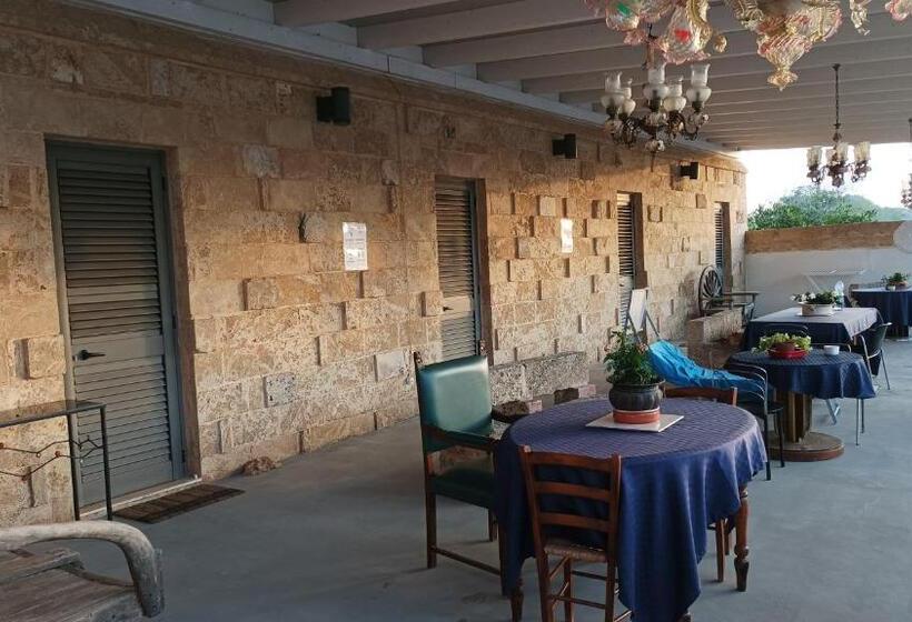 جناح مطلّ علي حمام السباحة, Masseria Le Dimore