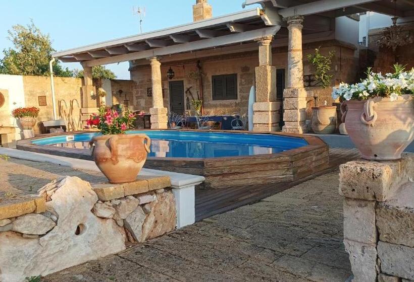 جناح مطلّ علي حمام السباحة, Masseria Le Dimore