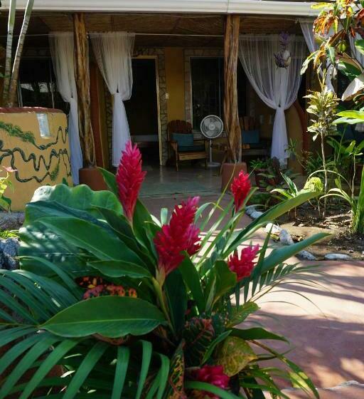 اتاق استاندارد با چشمانداز استخر, Cabinas Jimenez