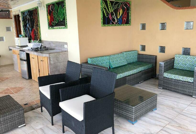 غرفة قياسية مطلّة علي البحر, Cabinas Jimenez