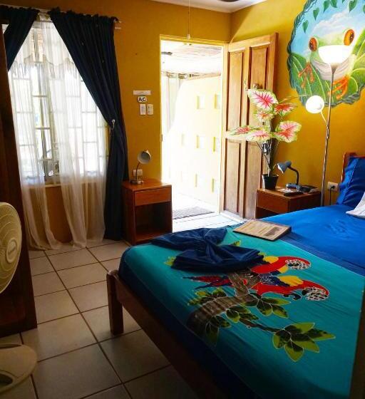 اتاق استاندارد با چشمانداز استخر, Cabinas Jimenez