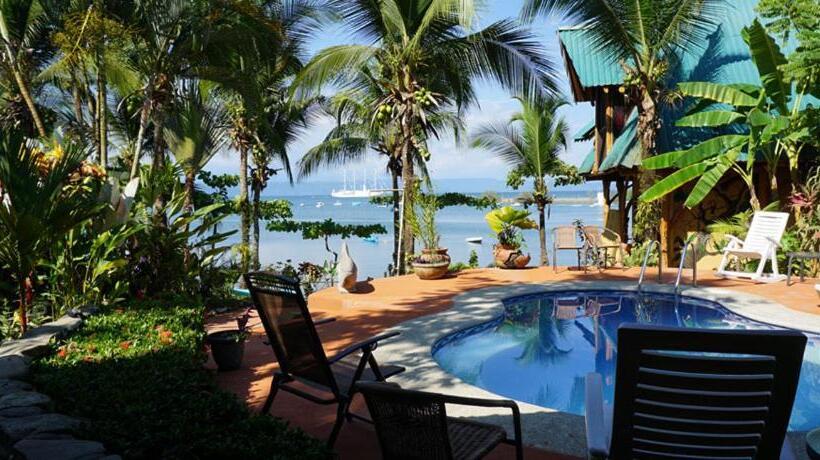 اتاق خانوادگی با چشمانداز دریا, Cabinas Jimenez