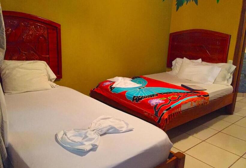 اتاق استاندارد سه نفره, Cabinas Jimenez