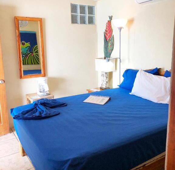 غرفة قياسية مطلّة علي البحر, Cabinas Jimenez