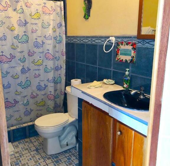 اتاق لوکس با بالکن و چشمانداز دریا, Cabinas Jimenez