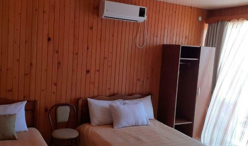 اتاق استاندارد سه تخته با بالکن, Villa Ureki