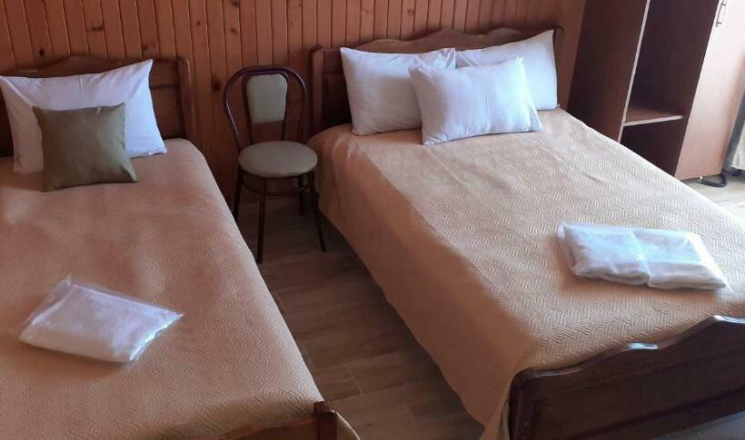 اتاق استاندارد سه تخته با بالکن, Villa Ureki