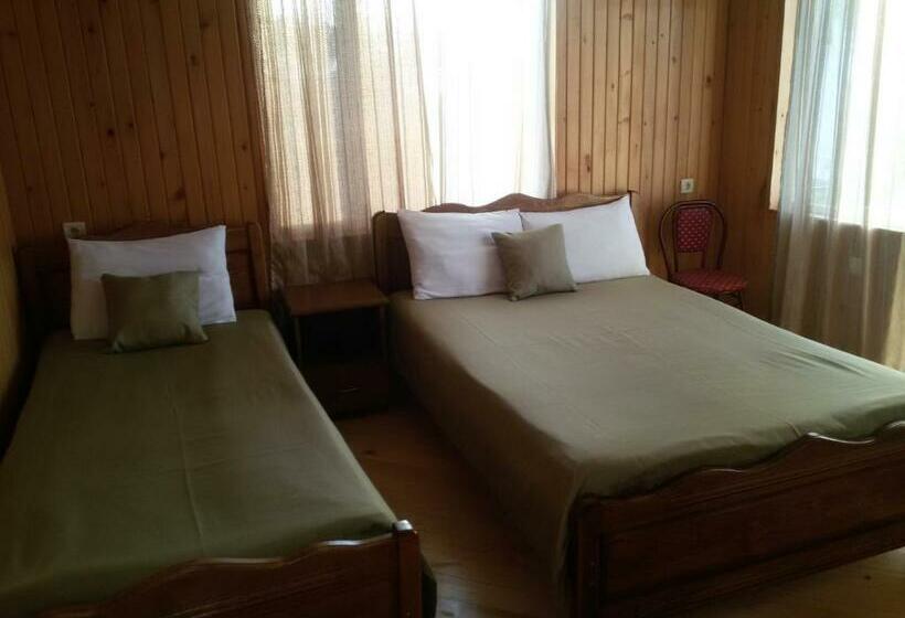 اتاق استاندارد سه تخته با بالکن, Villa Ureki