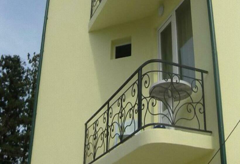 اتاق استاندارد سه تخته با بالکن, Villa Ureki