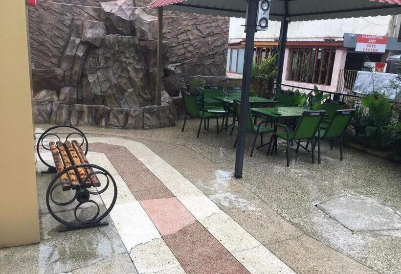 اتاق استاندارد سه تخته با بالکن, Villa Ureki