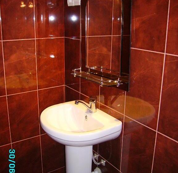 اتاق استاندارد چهارنفره با بالکن, Villa Ureki