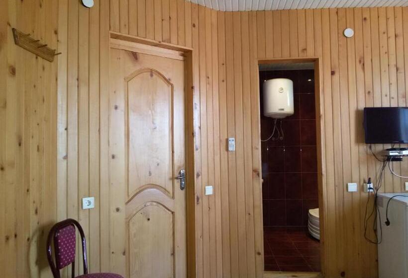 اتاق استاندارد چهارنفره با بالکن, Villa Ureki