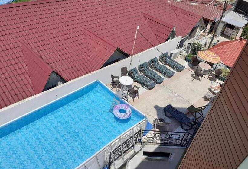 اتاق استاندارد سه تخته با بالکن, Villa Ureki