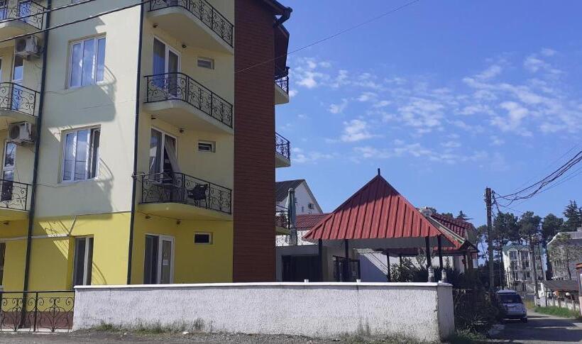 اتاق استاندارد چهارنفره با بالکن, Villa Ureki