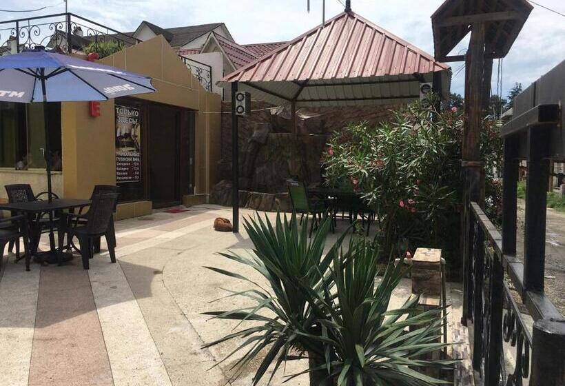 اتاق استاندارد چهارنفره با بالکن, Villa Ureki