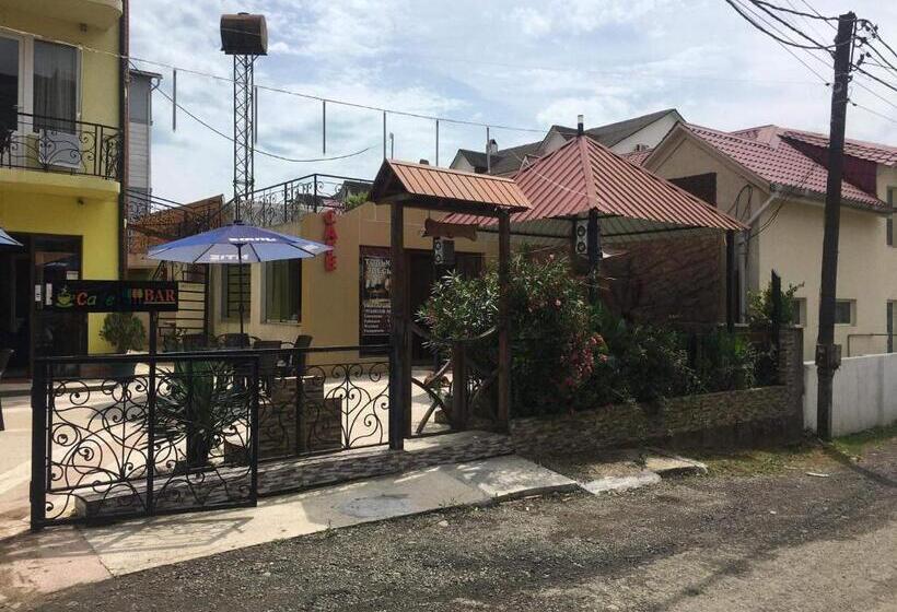 اتاق استاندارد چهارنفره با بالکن, Villa Ureki