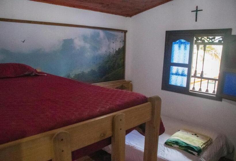 エコノミー４人部屋, La Cigarra Casa De Huéspedes