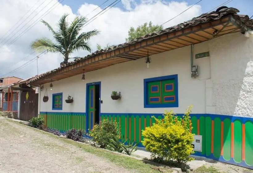 Talo 4 Makuuhuonetta, La Cigarra Casa De Huéspedes