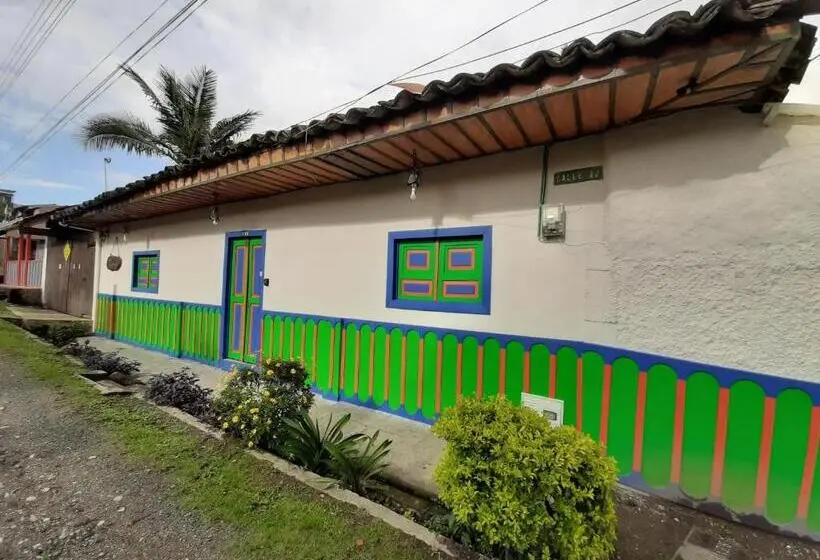 Talo 4 Makuuhuonetta, La Cigarra Casa De Huéspedes