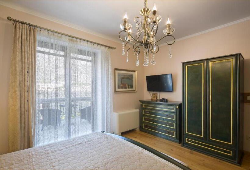 اتاق لوکس با بالکن و چشمانداز دریا, Palazzo Banicevic Luxury Rooms