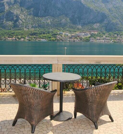 اتاق لوکس با بالکن و چشمانداز دریا, Palazzo Banicevic Luxury Rooms