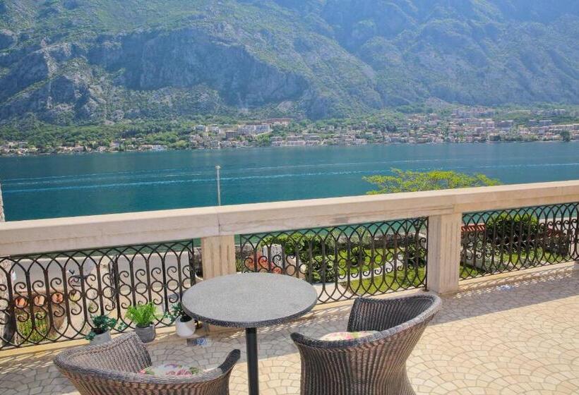 اتاق لوکس با بالکن و چشمانداز دریا, Palazzo Banicevic Luxury Rooms