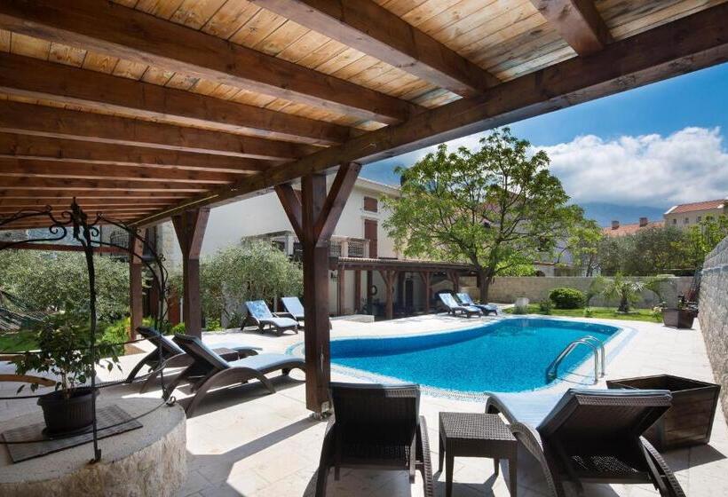 اتاق لوکس با بالکن و چشم‌انداز دریا, Palazzo Banicevic Luxury Rooms