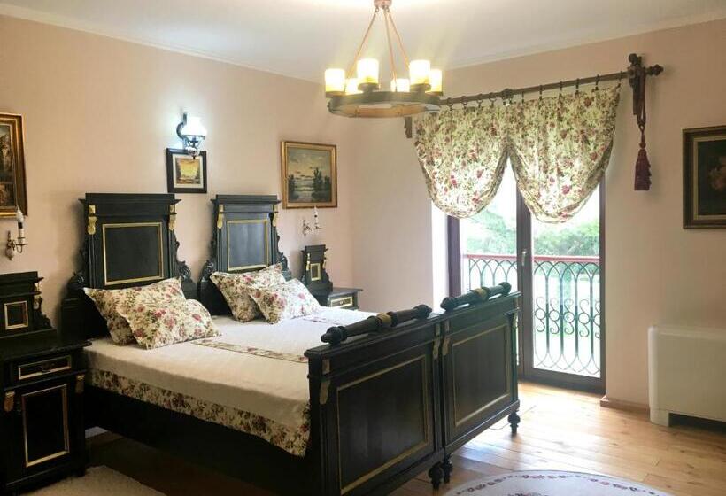 اتاق استاندارد با چشم‌انداز استخر, Palazzo Banicevic Luxury Rooms