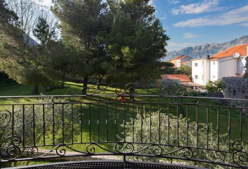 اتاق استاندارد با چشمانداز استخر, Palazzo Banicevic Luxury Rooms