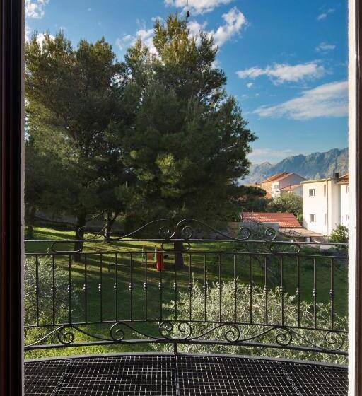 اتاق استاندارد با چشمانداز استخر, Palazzo Banicevic Luxury Rooms