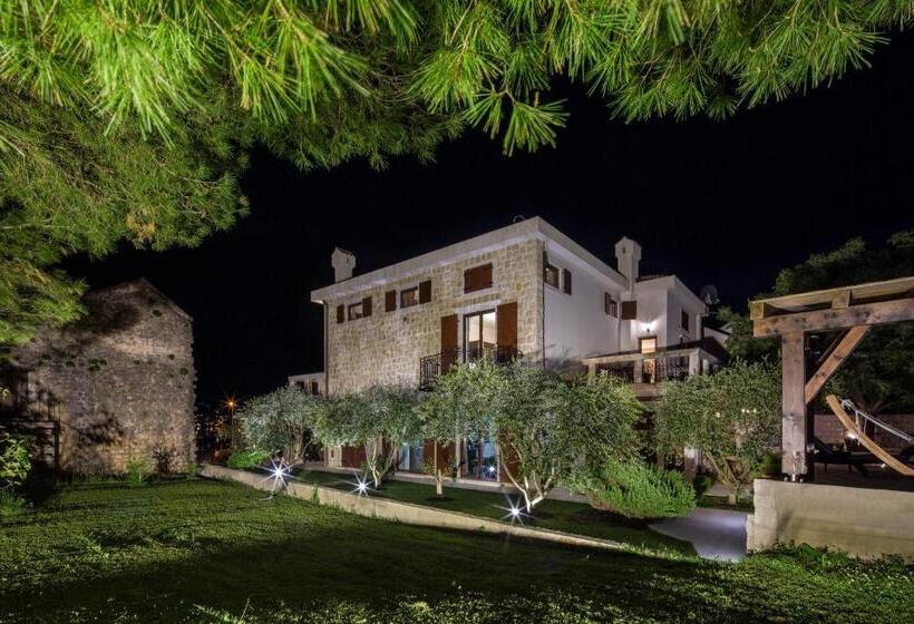 اتاق لوکس با بالکن و چشم‌انداز دریا, Palazzo Banicevic Luxury Rooms