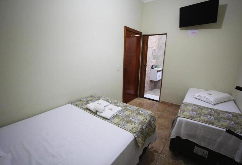 اتاق خانوادگی, Pousada Flores Em Vida