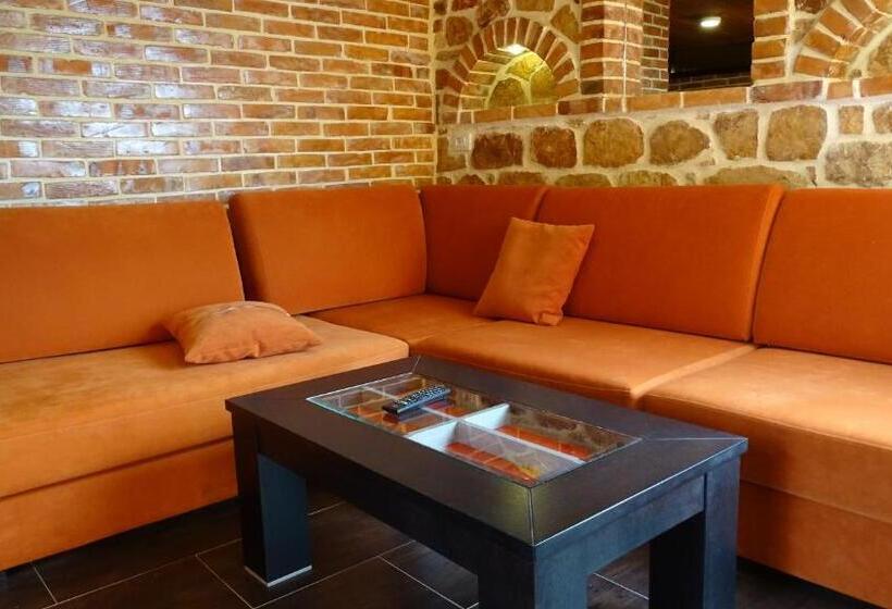 Апартаменты Премиум 1 Спальня, Villa Lions