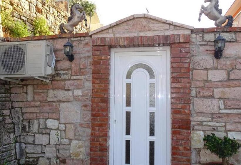 Апартаменты 1 Спальня Вид на Сад, Villa Lions