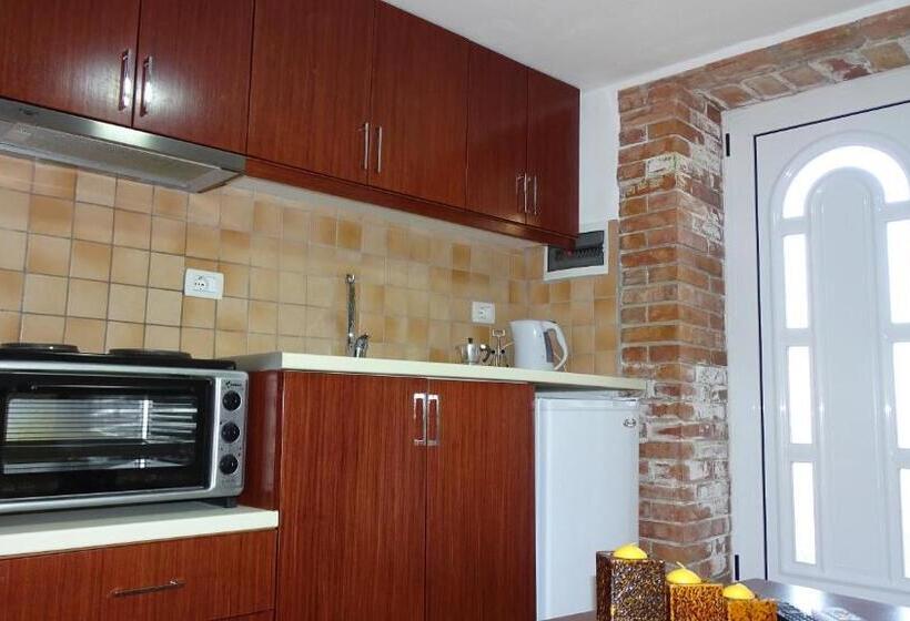 Апартаменты 1 Спальня Вид на Сад, Villa Lions