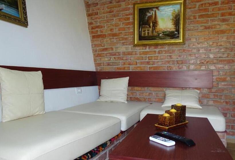 Апартаменты 1 Спальня Вид на Сад, Villa Lions