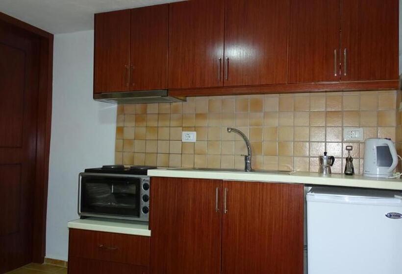 Апартаменты 1 Спальня Вид на Сад, Villa Lions