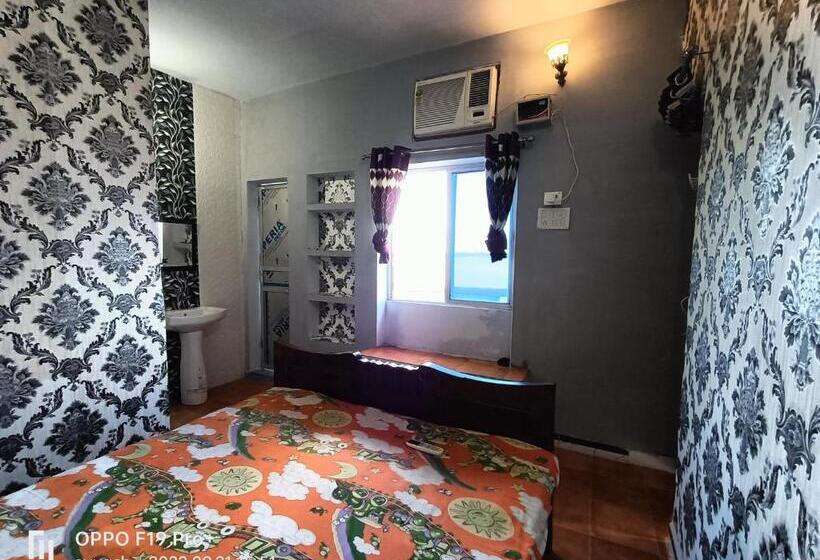 اتاق لوکس با بالکن, Vishnu Rest House