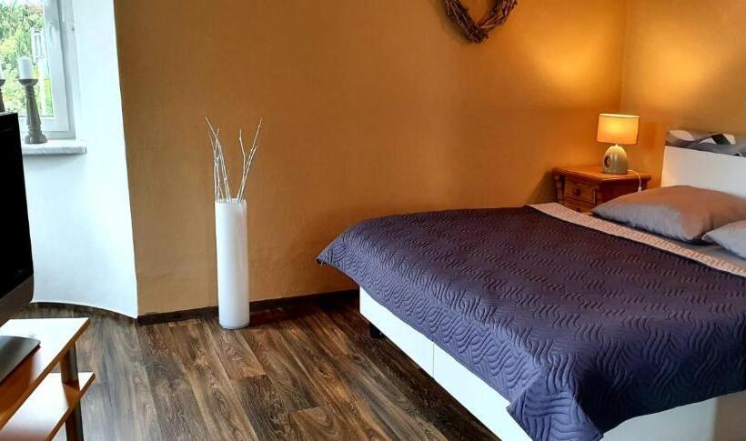 스탠다드 스튜디오, Pension Elbrs