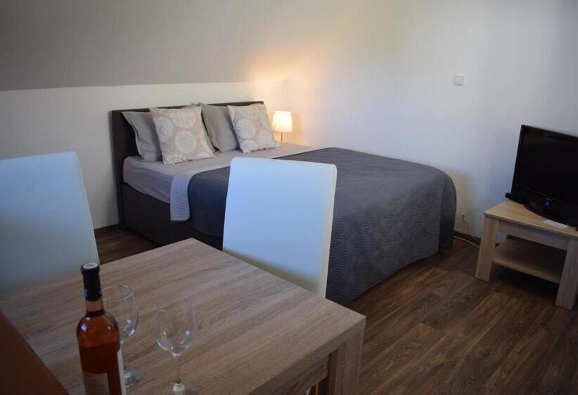 이코노미 룸, Pension Elbrs