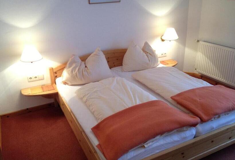 Номер Стандарт, Pension Lipicer