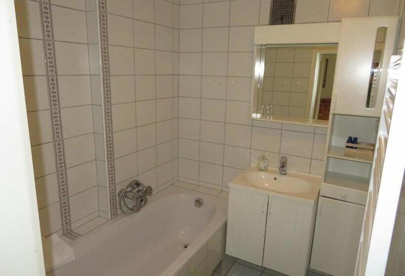 Апартаменты 3 Спальни, Pension Lipicer