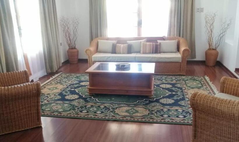 ４ベッドルームハウス, Calfu Lodge