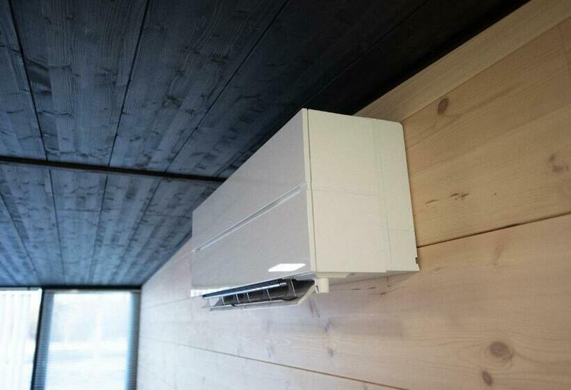 חדר סופריור, Black