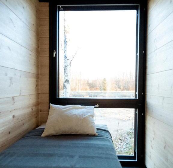 דירת שני חדרים, Black