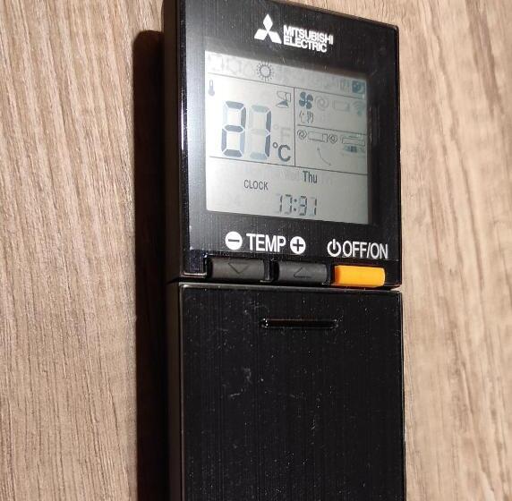 חדר סופריור, Black