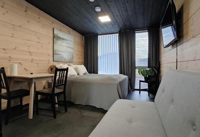 デラックスルーム, Black