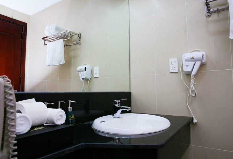 اتاق سوپریور, Elephants