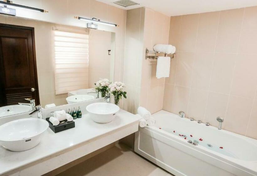 سوییت جونیور, Elephants